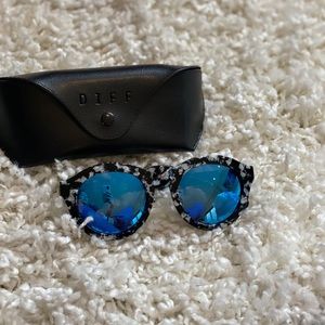Diff eyewear- circular polar sunglasses